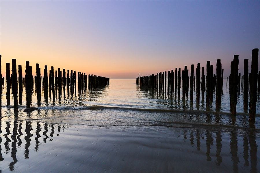 Opaalkust in het blauwe uur